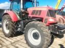 Марка: Pronar P9 (8140),Цена: 30 000 € Без ДДС,Състояние: Трактор Pronar P9 (8140) със спецификации:
<br />
<br />- 4569 моточаса,
<br />- 2009 година,
<br />- 6 цилиндров турбо двигател на Deutz на 500 моточаса след основен ремонт,
<br />- мощност - 265 к.с.,
<br />- скоростна кутия ZF 40x40,
<br />- хидравличен реверс на лява ръка,
<br />- хидравлична система Bosch 3D с подемност 10 500 кг.,
<br />- хидравлична помпа с дебит 116м3/минута.
<br />- калници,
<br />- предна тежест,
<br />- 4 хидравлични двойки отзад,
<br />- компресор,
<br />- аудио система,
<br />- гуми Good year,
<br />- много добро състояние.
<br />- Наличен на базата ни в село Козаревец!
<br />