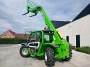 Марка: Merlo P30.7,Цена: 75,000 € Без ДДС,Състояние: Чисто ново Merlo P30.7 с характеристики:
<br />Двигател: Kohler
<br />Мощност: 75 к.с
<br />Тегло и Размери:
<br />Година на производство: 2024г
<br />Ширина: 2,0 метра.
<br />Височина: 2,0 метра.
<br />Тип шаси: Твърдо.
<br />Товароподемност:
<br />Максимален капацитет: 3000 кг (3 тона).
<br />Максимална височина на повдигане: 7 метра.
<br />Трансмисия:
<br />Тип: 2-степенна хидростатична трансмисия.
<br />Задвижваща система: Постоянно задвижване на четирите колела.
<br />Максимална скорост: 40 км/ч.
<br />
<br />Хидравлика:
<br />Тип помпа: Помпа с променлив работен обем, работеща с чувствителност към натоварване, която регулира производителността въз основа на търсенето, за да пести гориво.
<br />Дебит: Осигурява максимален дебит на масло 117 л/мин
<br />Работно налягане: Работи при максимум 210 бара.
<br />Блок за управление: Разполага с разпределител на потока, който позволява на оператора да извършва до три едновременни движения на стрелата (напр. повдигане, удължаване и накланяне), без да губи скорост или мощност.
<br />Допълнително:
<br />- Предварително оборудван за прикачни устройства с 2 хидравлични функции
<br />- Чистачка на покрива
<br />- Електрохидравличен джойстик
<br />- EPD Plus
<br />- Джойстик с автоматично увеличаване на скоростта
<br />- LED работни светлини на кабината (2x отпред и 2x отзад)
<br />- Електрически задни светлини за ремарке
<br />- Окачена стрела BSS
<br />- Премиум покритие на кабината
<br />- Седалка с въздушно окачване
<br />-Климатик
<br />