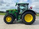 Марка: John Deere 6R195,Цена: ,Състояние: John Deere 6R195 с характеристики:
<br />Двигател John Deere Power Tech PVS;
<br />195 к.с
<br />Панорамна видимост 330°;
<br />Сензорен панел с инструменти в ъгловия стълб;
<br />Чистачка и измиване на предното стъкло;
<br />Телескопична и накланяща се кормилна колона;
<br />Покрив с отделение за съхранение;
<br />Климатик;
<br />Електроника и осветление; Батерия 12 V / 174 A;
<br />Капацитет на алтернатора 14 V / 250 A;
<br /> Хидравлична система с оптимизирано налягане и поток за хидравлична помпа
<br />Спомагателни клапани
<br />Безстепенна трансмисия (IVT™) AutoPowr™ 40 км/ч
<br />Кабина ComfortView™
<br />CommandArm с CommandPro
<br />Хидравлично окачване на кабината
<br />Premium
<br />Огледала за седалки - електрически регулируеми и ръчно телескопични с широк ъгъл
<br />Премиум радио View
<br />Врата с лява средна колона и дясна панорамна врата
<br />100 мм x 2550 мм рейка и зъбно колело
<br />Заден мост 4x4 Преден мост - окачване TLS Plus със спирачки
<br />2-позиционни стоманени джанти
<br />Регулируеми стоманени джанти
<br />Предни и задни гуми - Trelleborg
<br />Задни колела 650/85R38, предни колела 600/70R28
<br />Хидравлична лостова щанга - със сферична връзка Cat 3
<br />Тегличи с кука - Cat 3N
<br />Стабилизиращи щанги - автоматични
<br />Заден ВОМ - 540/540E/1000
<br />Хидравлична помпа - 155 л/мин
<br />4 Електронно контролирани Дистанционни клапани - Premium
<br />Без централни спомагателни клапани
<br />AutoTrac™ готов
<br />Без приемник