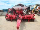 Марка: сеялка HE-VA Sabre Seeder 4m ,Цена: 15 350 €,Състояние: Сеялка HE-VA Sabre Seeder 4m със спецификации:
<br />- NO-TILL система
<br />- прикачна дискова сеялка;
<br />- 32 работни диска;
<br />- изискавана минимална мощност - 150 к.с.;
<br />- 2015 година;
<br />- работна ширина - 4 метра;
<br />- тегло – 3540 кг.;
<br />- обем на бункера за семена – 1500 литра;
<br />- последващ притъпкващ пръстенов валяк след сеещите дискове с диаметър 600 мм и 32 работни пръстена;
<br />- маркери и премаркери;
<br />- Отлично състояние!;
<br />- Демо сеялка работила е около 300 декара;
<br />- Налична на базата ни в село Козаревец!
<br />
<br />