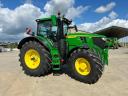 Марка: John Deere 6R195,Цена: 198,000 € Без ДДС,Състояние: Двигател:<br />Двигател: John Deere IVT <br />Работен обем: 6,8 л<br />Брой цилиндри: 6<br />Номинална мощност: 143 kW (195 к.с.)<br />Максимална мощност: 158 kW (215 к.с.) + 22 kW (29 к.с.) IPM<br />Емисии: Stage V<br />Трактор:<br />Трансмисия: Интелигентна променлива трансмисия (IVT) с опции за 42 км/ч  или 50 км/ч<br />Тип задвижване: 4x4<br />Кормилно управление: Хидростатично сервоуправление<br />Междуосна база: 2,80 м<br />Тегло: 8,8 т<br />Заден теглич: Категория 3<br />Мощност на хидравличната помпа: 114/155 л<br />Кабина:<br />Тип: XXL ComfortView™, Обем: 3,33 м³, Врати: 2 панорамни врати или B-стойка от лявата страна, Дисплей: CommandCenter™ дисплей от поколение 4, Ниво на шум: 71 d(B)A.<br />Други характеристики:<br />Управление с джойстик CommandPRO<br />G5 дисплей CommandCenter с разширен монитор<br />Гаранция 1 година или 2000 часа което настъпи първо<br />